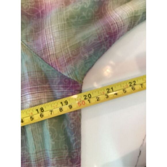 Wrangler Womens Plaid Button Down Shirt Sz M Embroidered Cross Pearl Snap Button - Picture 8 of 10